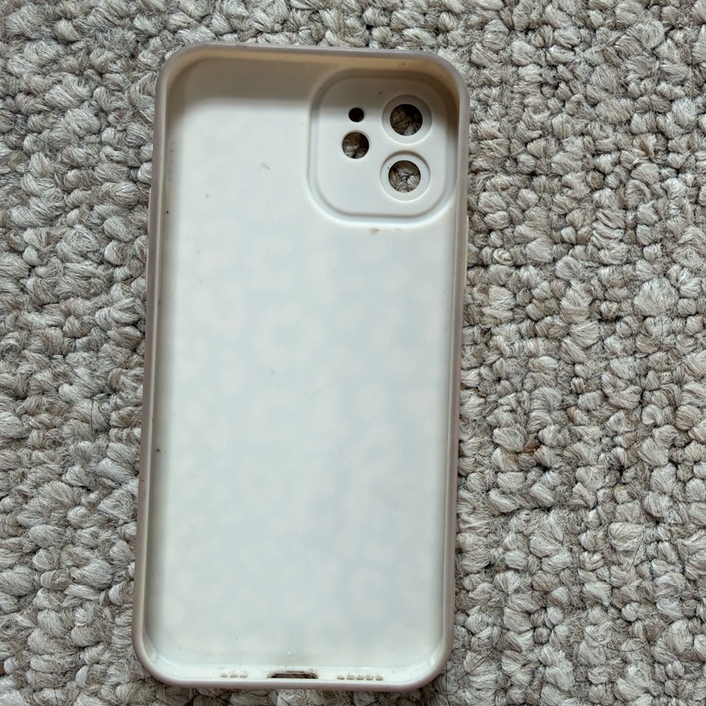 Bundle of Beige IPhone 12 Cases - Picture 3 of 5